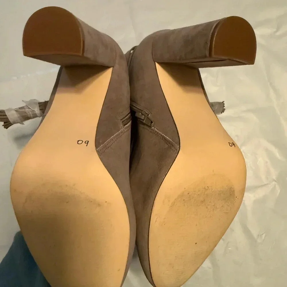 Just Fab Landry Bootie Never worn size 9